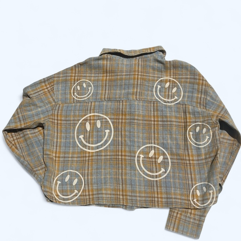 Altar’d State tan/blue plaid with smiley face crop shirt - Picture 2 of 7